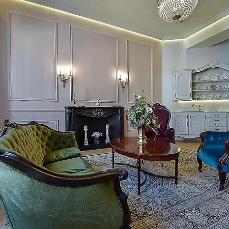 Inner Blossom Apartment