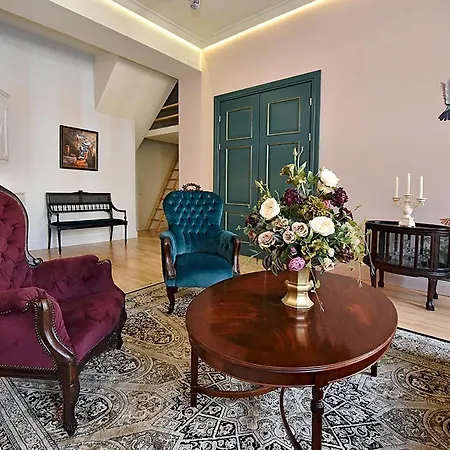 Inner Blossom Apartment